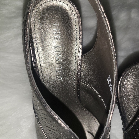 The Limited shoes. New in box. No tags - Picture 6 of 7